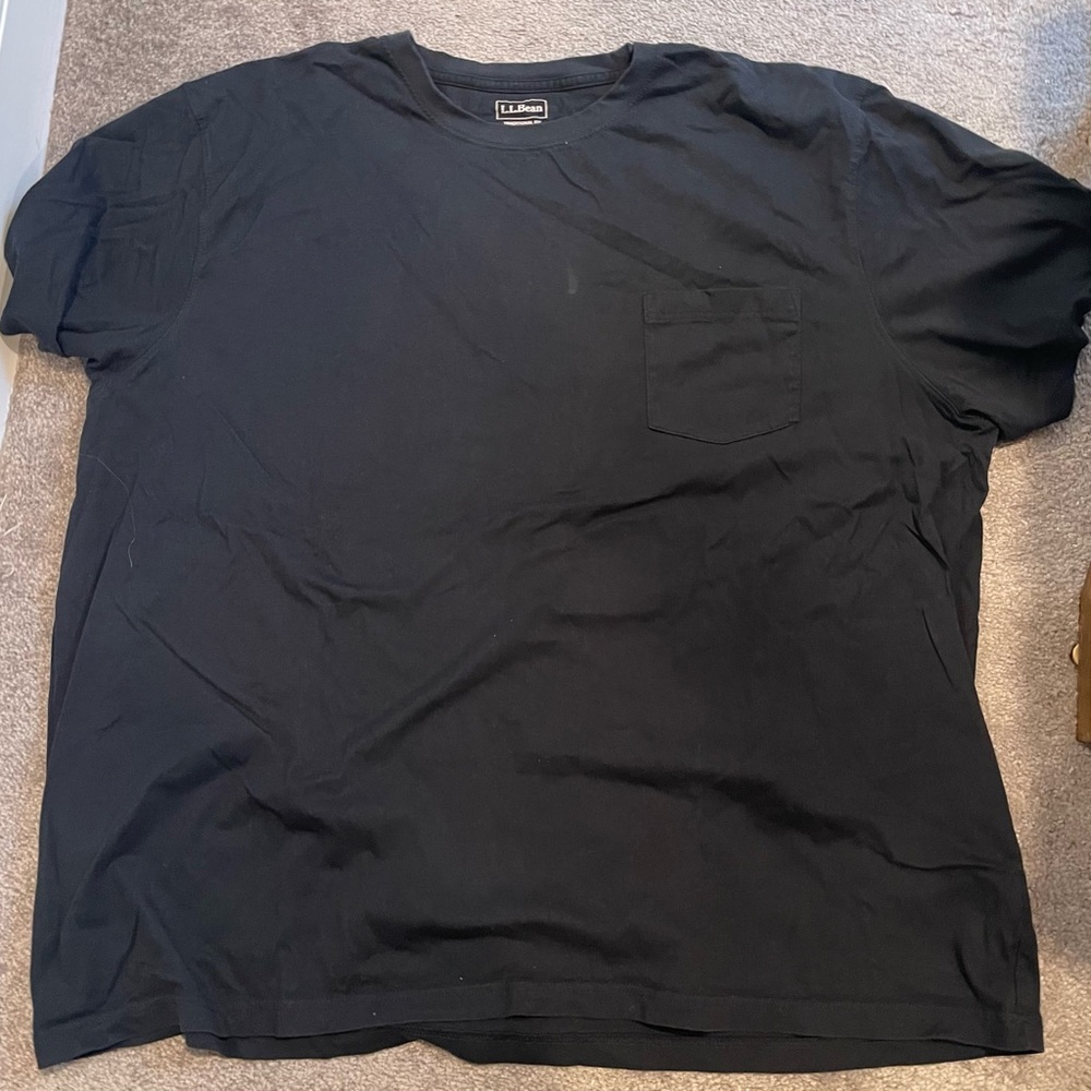 Black LLBean short sleeve t shirt